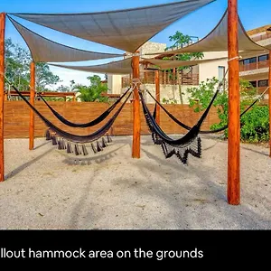 https://jungle.tulum-hotels.net